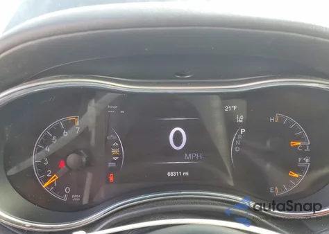 2018 Jeep Grand Cherokee Overland z USA, uszkodzony, nr VIN 1C4RJECG8JC354150